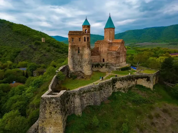 Tbilisi to Kakheti: Castles, Monasteries & Wine Tasting in One Day